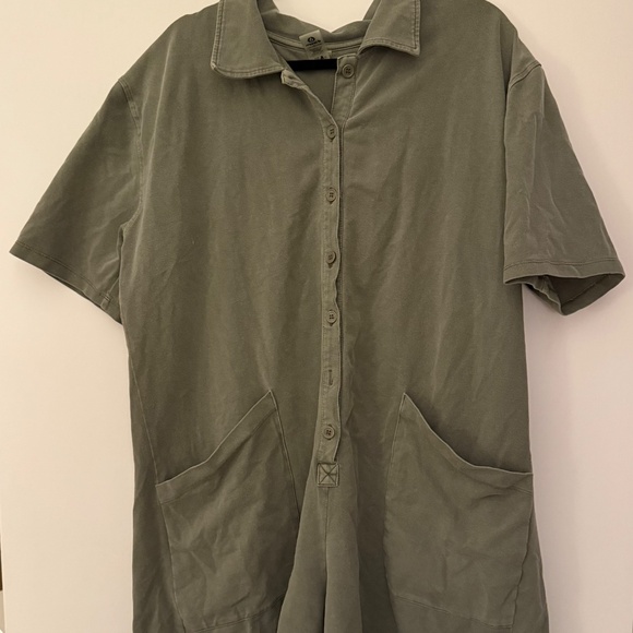 Mono B Effortless Button up Romper - Picture 2 of 4